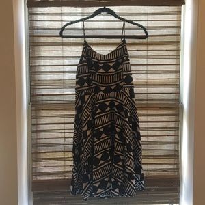 Cute versatile spring dress! Great for work/play!